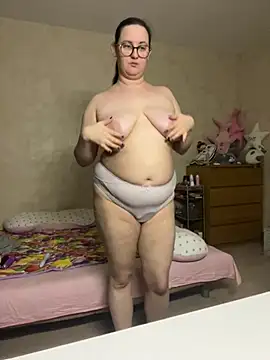 Snapshot of hungry1bunny chatting on 01.29.25 hungry1bunny online show from 01.29.25