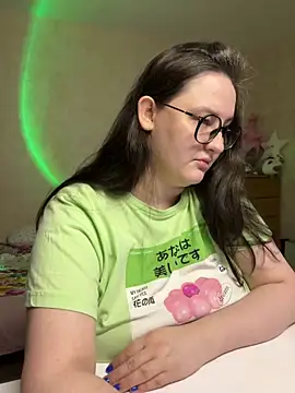 Snapshot of hungry1bunny chatting on 02.14.25 hungry1bunny online show from 02.14.25