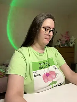 Snapshot of hungry1bunny chatting on 02.14.25 hungry1bunny online show from 02.14.25