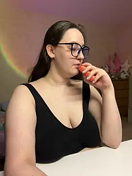 Snapshot of hungry1bunny chatting on 03.22.25 hungry1bunny online show from 03.22.25