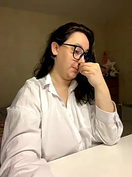 Snapshot of hungry1bunny chatting on 10.11.25 hungry1bunny online show from 10.11.25