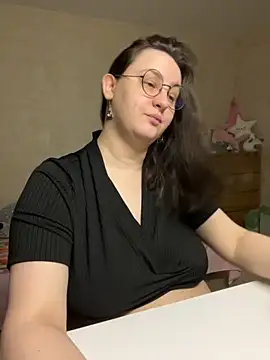 Snapshot of hungry1bunny chatting on 11.09.25 hungry1bunny online show from 11.09.25