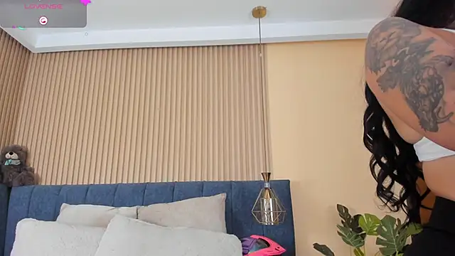 Snapshot of kathecute__ chatting on 09.09.25 kathecute online show from 09.09.25