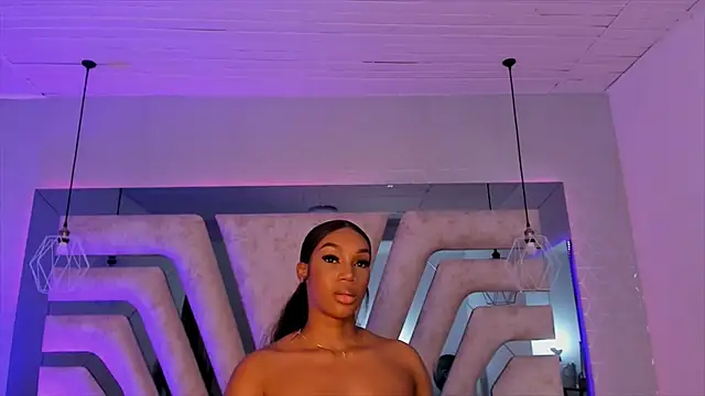 Snapshot of ChaynnaCooper chatting on 12.15.24 ChaynnaCooper online show from 12.15.24