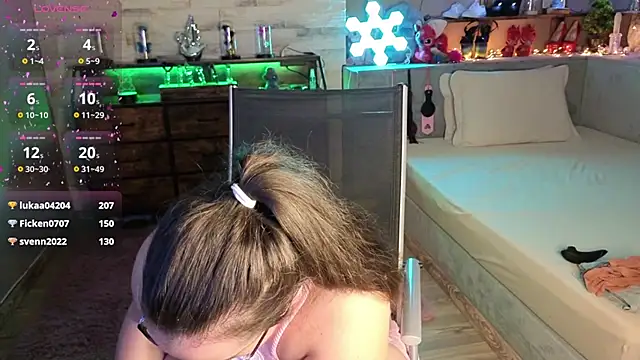 Snapshot of Kimberly-Caprice chatting on 02.10.26 Kimberly-Caprice online show from 02.10.26