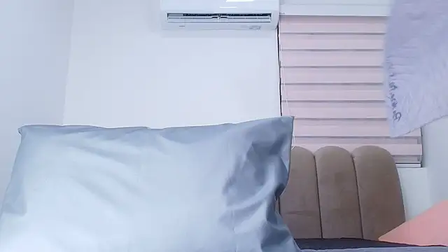 nicol f online show from 12.20.25