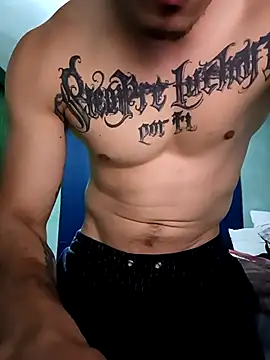 Snapshot of duromelopones chatting on 10.30.25 duromelopones online show from 10.30.25