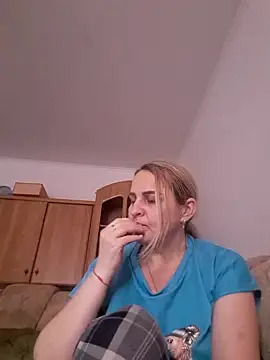 Snapshot of Malichkaanna30 chatting on 12.19.24 Malichkaanna30 online show from 12.19.24