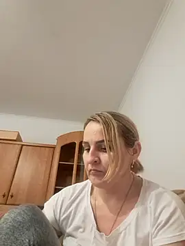 Snapshot of Malichkaanna30 chatting on 01.28.25 Malichkaanna30 online show from 01.28.25