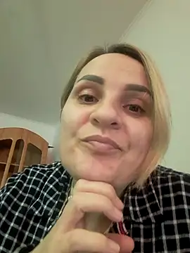 Snapshot of Malichkaanna30 chatting on 02.08.25 Malichkaanna30 online show from 02.08.25