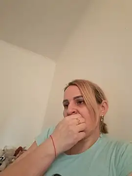 Snapshot of Malichkaanna30 chatting on 02.12.25 Malichkaanna30 online show from 02.12.25