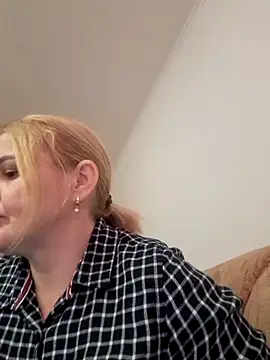 Snapshot of Malichkaanna30 chatting on 03.14.25 Malichkaanna30 online show from 03.14.25