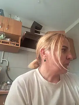 Snapshot of Malichkaanna30 chatting on 09.08.25 Malichkaanna30 online show from 09.08.25