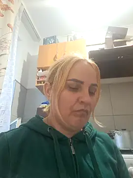 Snapshot of Malichkaanna30 chatting on 10.13.25 Malichkaanna30 online show from 10.13.25