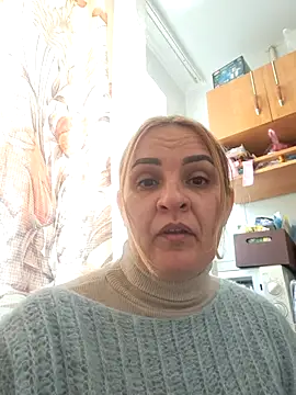 Snapshot of Malichkaanna30 chatting on 10.21.25 Malichkaanna30 online show from 10.21.25