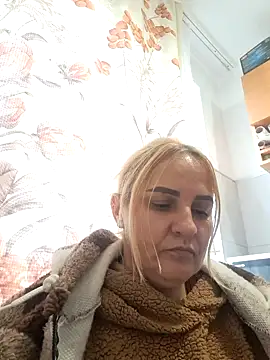 Snapshot of Malichkaanna30 chatting on 10.28.25 Malichkaanna30 online show from 10.28.25