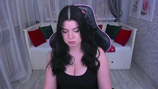 Snapshot of MelanieCarterr chatting on 12.22.24 MelanieCarterr online show from 12.22.24