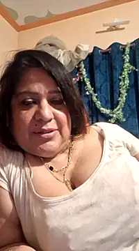 Hot Queen77 online show from 01.24.25