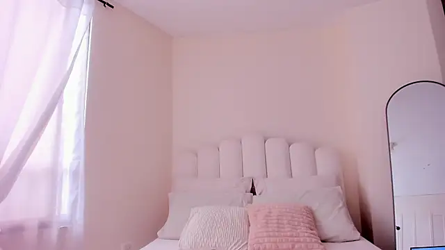 evely coelloo online show from 11.06.25