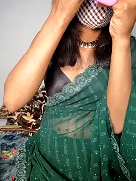 Snapshot of Raat_ki_rani_ chatting on 02.08.25 Raat ki rani online show from 02.08.25