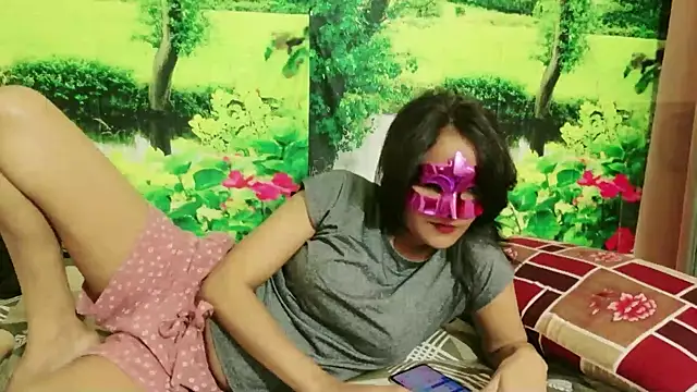 Snapshot of Raat_ki_rani_ chatting on 10.20.25 Raat ki rani online show from 10.20.25