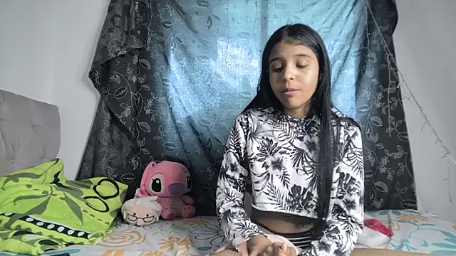 Snapshot of Michi_sexy chatting on 12.30.24 Michi sexy online show from 12.30.24