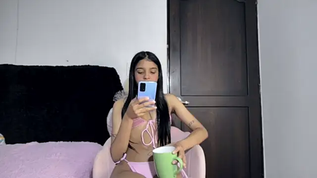 Snapshot of Michi_sexy chatting on 05.24.26 Michi sexy online show from 05.24.26