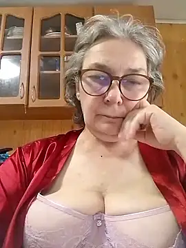Snapshot of IrinaSweet54 chatting on 06.22.26 IrinaSweet54 online show from 06.22.26