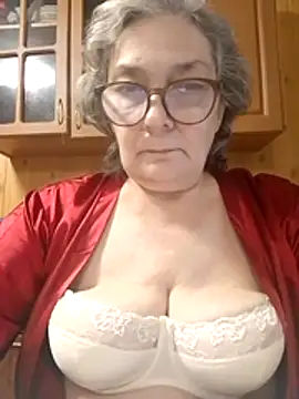 Snapshot of IrinaSweet54 chatting on 06.27.26 IrinaSweet54 online show from 06.27.26