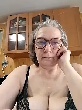 Snapshot of IrinaSweet54 chatting on 07.01.26 IrinaSweet54 online show from 07.01.26