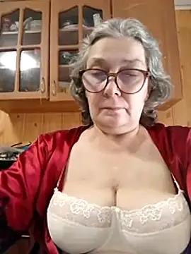 Snapshot of IrinaSweet54 chatting on 07.17.26 IrinaSweet54 online show from 07.17.26