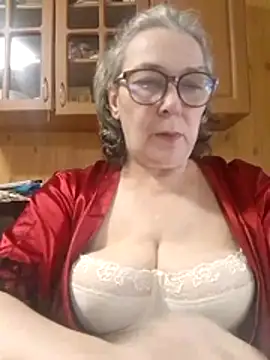 Snapshot of IrinaSweet54 chatting on 07.22.26 IrinaSweet54 online show from 07.22.26