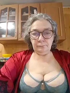 Snapshot of IrinaSweet54 chatting on 07.28.26 IrinaSweet54 online show from 07.28.26