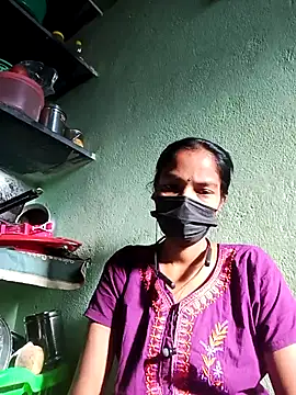 Snapshot of anusiya01 chatting on 03.04.25 anusiya01 online show from 03.04.25