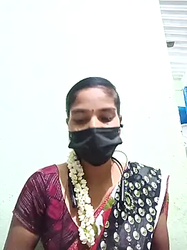 Snapshot of anusiya01 chatting on 03.19.25 anusiya01 online show from 03.19.25