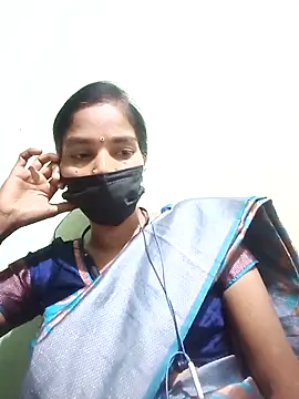 Snapshot of anusiya01 chatting on 09.21.25 anusiya01 online show from 09.21.25