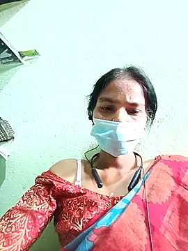 Snapshot of anusiya01 chatting on 11.19.25 anusiya01 online show from 11.19.25