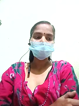 Snapshot of anusiya01 chatting on 11.30.25 anusiya01 online show from 11.30.25