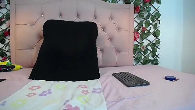 ElizabethSweet  online show from 03.25.26