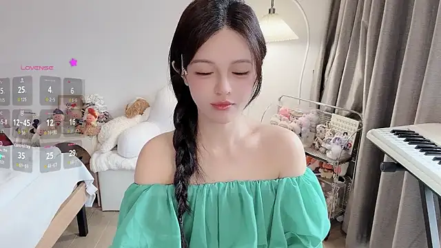 Snapshot of S-wan chatting on 05.17.26 S-wan online show from 05.17.26
