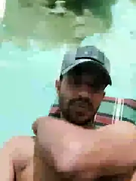 Snapshot of MDROBEL007 chatting on 12.22.24 MDROBEL007 online show from 12.22.24