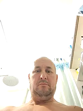 Snapshot of intx800 chatting on 10.01.25 intx800 online show from 10.01.25