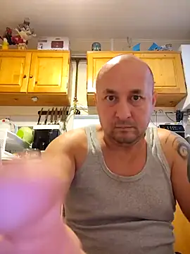 Snapshot of intx800 chatting on 10.11.25 intx800 online show from 10.11.25