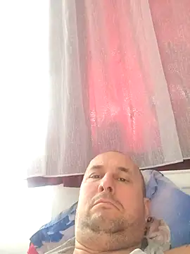 Snapshot of intx800 chatting on 10.27.25 intx800 online show from 10.27.25