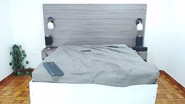 Loony Zion online show from 03.15.25