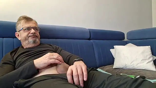 axecoman60 online show from 02.26.25