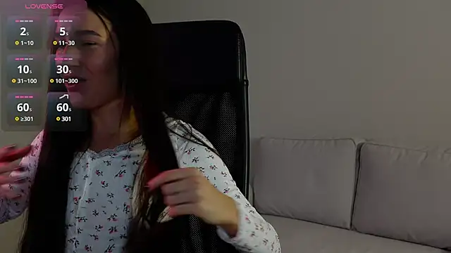 Bellla Haddid online show from 03.17.25