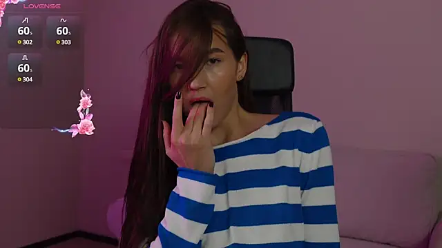 Bellla Haddid online show from 03.20.25