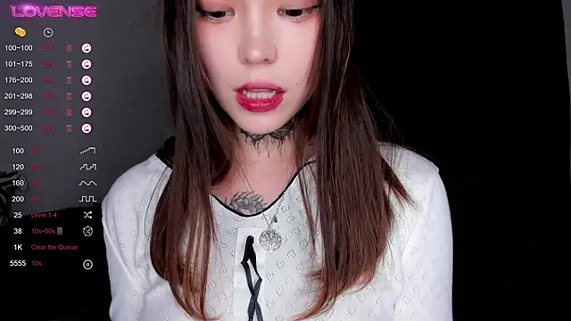 Dark Ester online show from 11.21.25