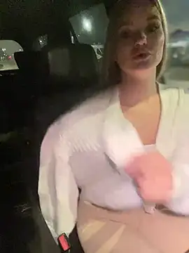 Snapshot of Devill_Angel_ chatting on 12.10.24 Devill Angel online show from 12.10.24